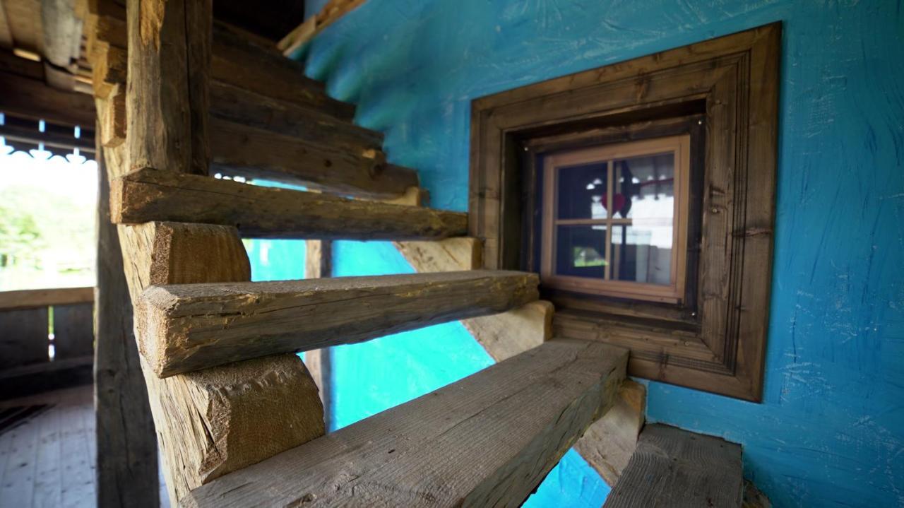 Iz De Maramures Rural Hotel (Adults Only) Surdesti  エクステリア 写真