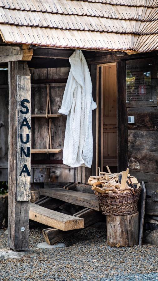 Iz De Maramures Rural Hotel (Adults Only) Surdesti  エクステリア 写真