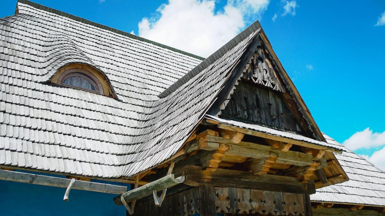 Iz De Maramures Rural Hotel (Adults Only) Surdesti  エクステリア 写真