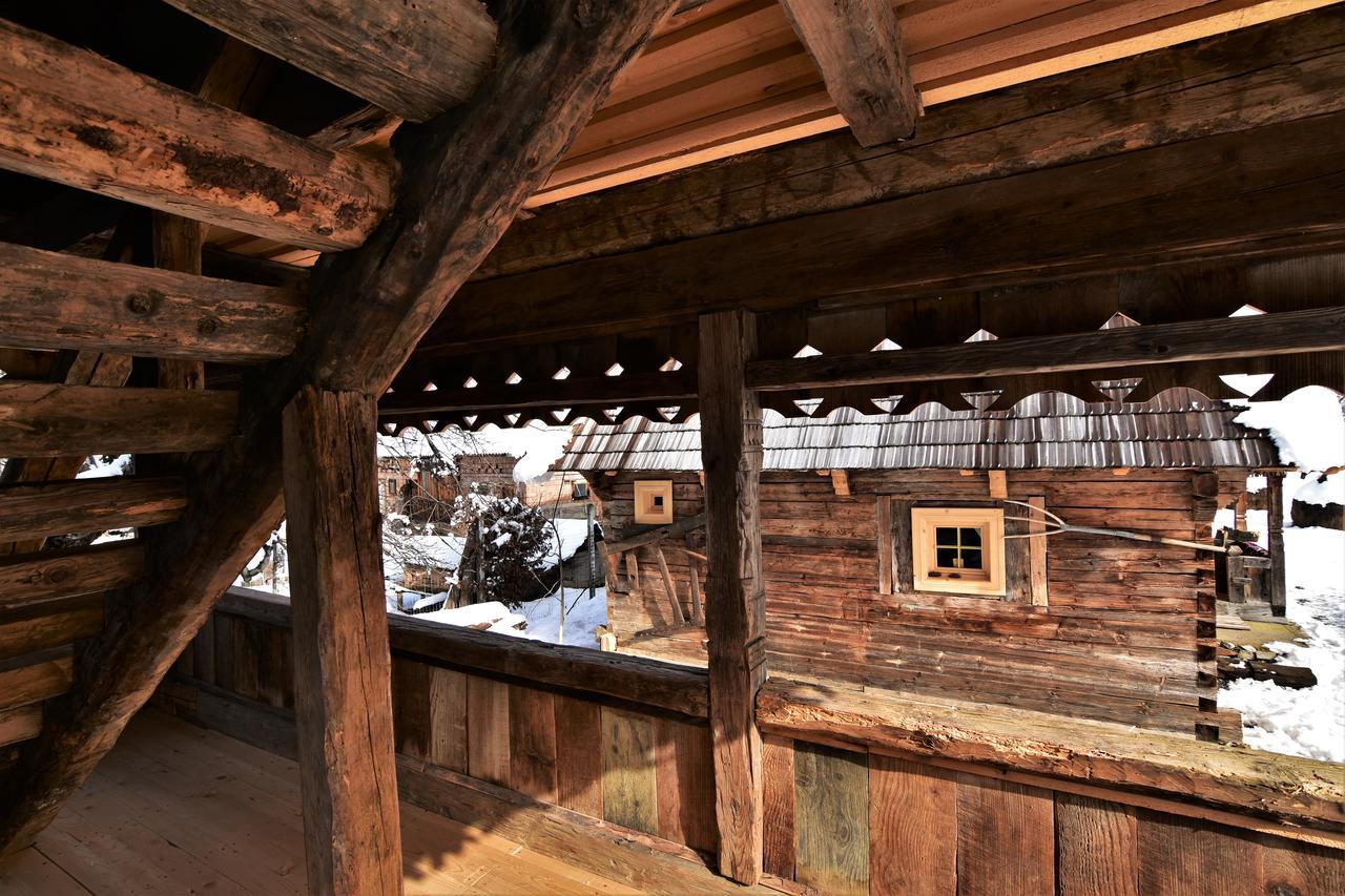 Iz De Maramures Rural Hotel (Adults Only) Surdesti  エクステリア 写真